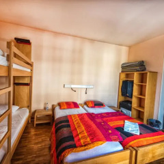 Geneva Hostel комната для гостей фото 4