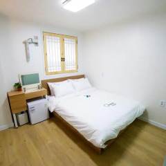 Cheese Hotel Myeongdong 2* Стандартный номер с двуспальной кроватью фото 3