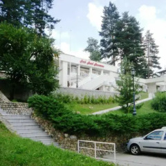 Отель Park Hotel Panorama Болгария, Боженци - отзывы, цены и фото номеров - забронировать отель Park Hotel Panorama онлайн парковка