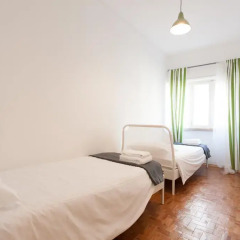 Отель Bed at Lisbon Graça комната для гостей фото 4