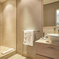 Mandela Rhodes Place Hotel 4* Улучшенные апартаменты с 2 отдельными кроватями фото 15