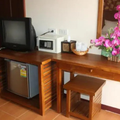 Отель NNC Patong Inn удобства в номере фото 2