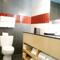 Отель TRYP By Wyndham Times Square South 4* Стандартный семейный номер с двуспальной кроватью фото 7
