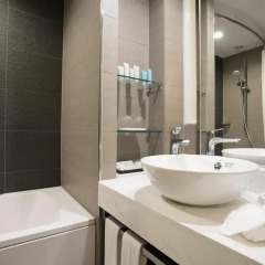 Hotel Nikko Osaka 4* Улучшенный номер с различными типами кроватей фото 2