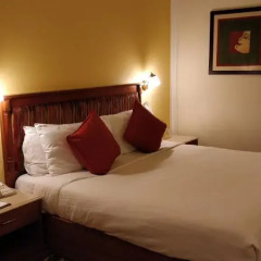 Отель The Suryaa New Delhi 5* Номер Делюкс с различными типами кроватей фото 8