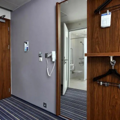 Отель Holiday Inn Express Warsaw Airport 3* Стандартный номер с различными типами кроватей фото 13