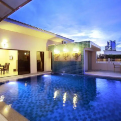 Отель G Penthouse бассейн