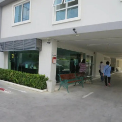 Siam Privi Hotel парковка