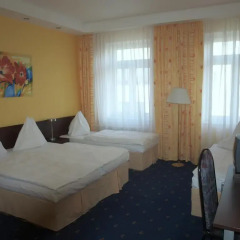 Отель Royal Plaza 3* Стандартный номер с различными типами кроватей фото 2