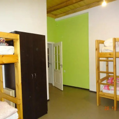 Hostel Vesna Кровать в женском общем номере двухъярусные кровати фото 14