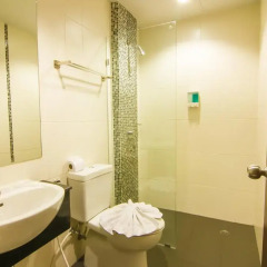 Отель Patong Hemingways ванная