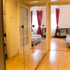 Апартаменты Apartment Vienna - Seilerstättergasse Вена сейф в номере