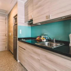 Отель Adelphi Suites Bangkok 4* Апартаменты с разными типами кроватей фото 10