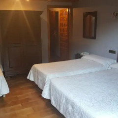 Hotel Mesón de L'Ainsa 2* Стандартный семейный номер с двуспальной кроватью фото 14