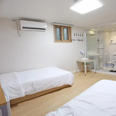 Starria Hostel Стандартный номер с 2 отдельными кроватями фото 7