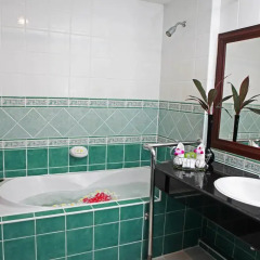 Samui First House Hotel 3* Номер категории Премиум с различными типами кроватей фото 4