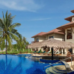 Отель Sara Beachfront Boutique Resort бассейн