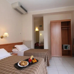 Hotel Principe Eugenio 3* Стандартный номер с различными типами кроватей фото 7