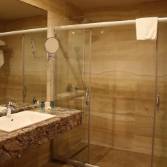 Отель Golden Tulip Varna 4* Люкс с различными типами кроватей фото 6