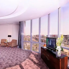 Отель Al Hamra Palace By Warwick 4* Улучшенный люкс с различными типами кроватей фото 5