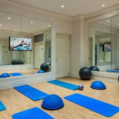 Elite World Business Hotel фитнесс-зал фото 3