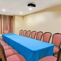 Отель Microtel Inn & Suites by Wyndham Raleigh
