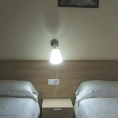 Отель Hostal L'esquella Сант-Марти-де-Сентеллес комната для гостей фото 2
