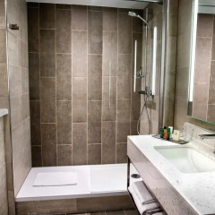 Отель Hilton Edinburgh Carlton 4* Стандартный номер с двуспальной кроватью фото 4
