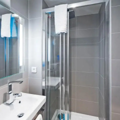 Отель Renovated 1 Bed for 3. Close to Bastille ванная