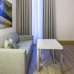 Отель NH Milano Touring 4* Люкс с различными типами кроватей фото 2