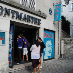 Отель Montmartre Village городской автобус