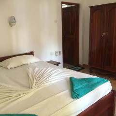 Drifters Hotel & Beach Restaurant Стандартный номер с двуспальной кроватью