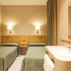 Отель Hostal Nuevo Colon Барселона ванная фото 2