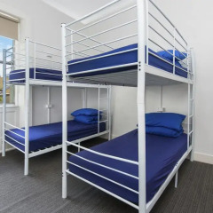 Отель The Spencer Backpackers Кровать в общем номере с двухъярусной кроватью фото 8