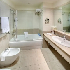 Georgia Palace Hotel & SPA 5* Улучшенный номер с различными типами кроватей фото 11