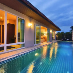 Отель The Ville Jomtien Pool Villa 4* Вилла с различными типами кроватей фото 9