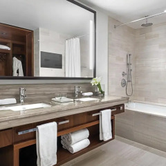 Отель The Langham, New York, Fifth Avenue Улучшенный номер с различными типами кроватей фото 8