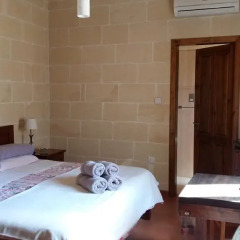 Отель Gozo Hills Bed and Breakfast комната для гостей фото 5