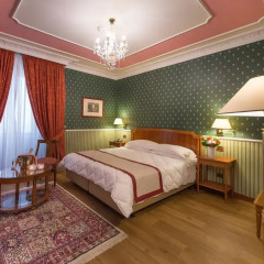 Strozzi Palace Hotel 4* Стандартный номер с двуспальной кроватью