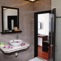 The World Hotel Nha Trang 3* Люкс с различными типами кроватей фото 2