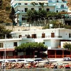 Отель Sofia Mythos Beach Aparthotel Греция, Милопотамос - 1 отзыв об отеле, цены и фото номеров - забронировать отель Sofia Mythos Beach Aparthotel онлайн спортивное сооружение