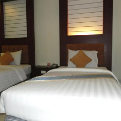 Crystal Palace Hotel 4* Улучшенный номер с различными типами кроватей