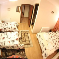 Boomerang Guesthouse 2* Стандартный семейный номер с двуспальной кроватью фото 7