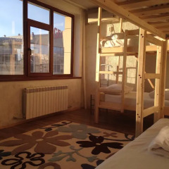 Гостиница Hostel Arzy Казахстан, Атырау - 1 отзыв об отеле, цены и фото номеров - забронировать гостиницу Hostel Arzy онлайн балкон