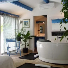 Отель Le Mas de la Treille Bed & Breakfast 3* Коттедж Делюкс с различными типами кроватей фото 5