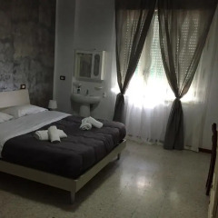 Отель B&B Napoli Stazione 3* Стандартный номер с различными типами кроватей фото 3