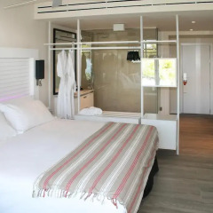 Отель ME Ibiza - The Leading Hotels of the World 5* Стандартный номер с различными типами кроватей фото 3