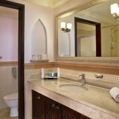 Отель Arjaan by Rotana Dubai Media City Апартаменты Classic с различными типами кроватей