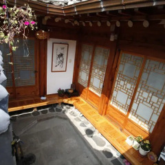 Отель Inwoo House бассейн