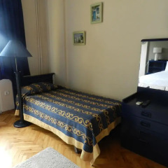 Отель Berk Guesthouse - 'Grandma's House' 3* Стандартный семейный номер с двуспальной кроватью фото 14